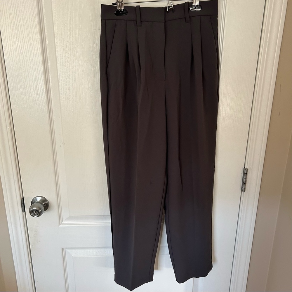 Wilfred Carrot Pants size 6 in gray